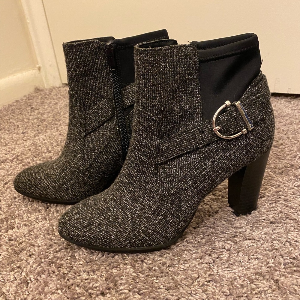 ****NEVER BEEN WORN***** black and grey ankle booties